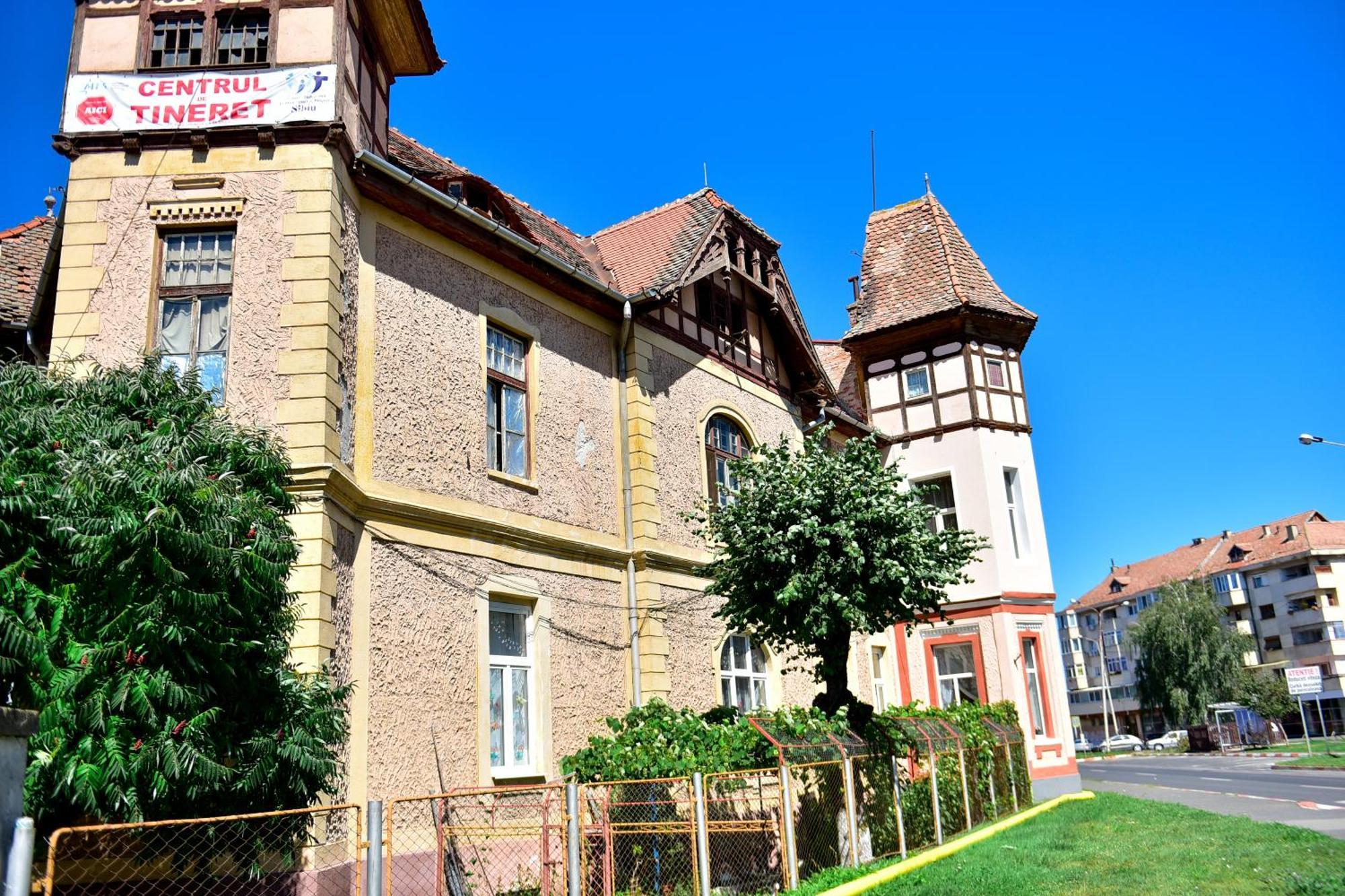 White House & Jacuzzi Apartment Sibiu Exterior photo